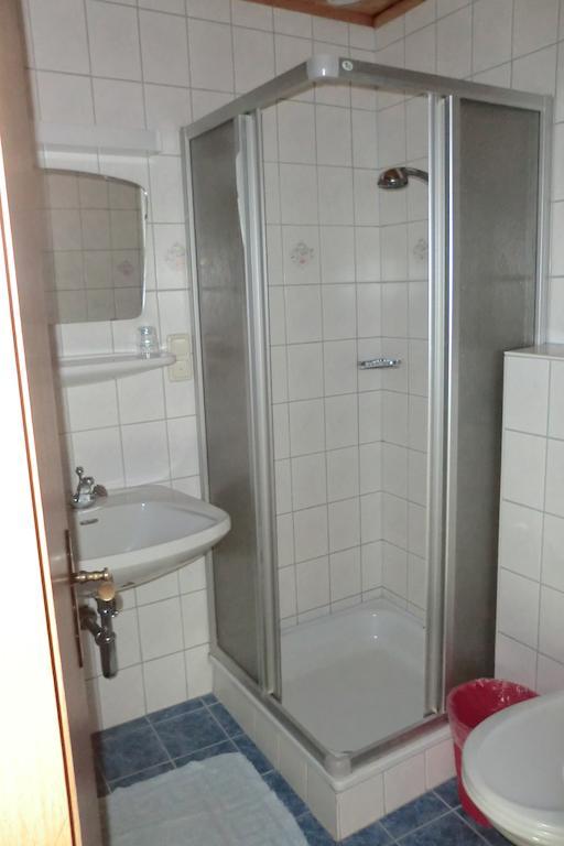 Weisses Roessl Werfen Hotel Room photo
