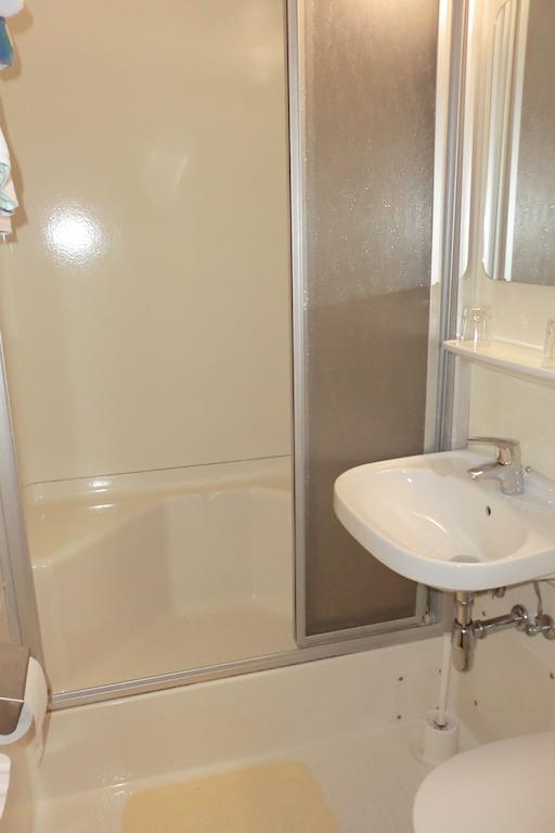 Weisses Roessl Werfen Hotel Room photo