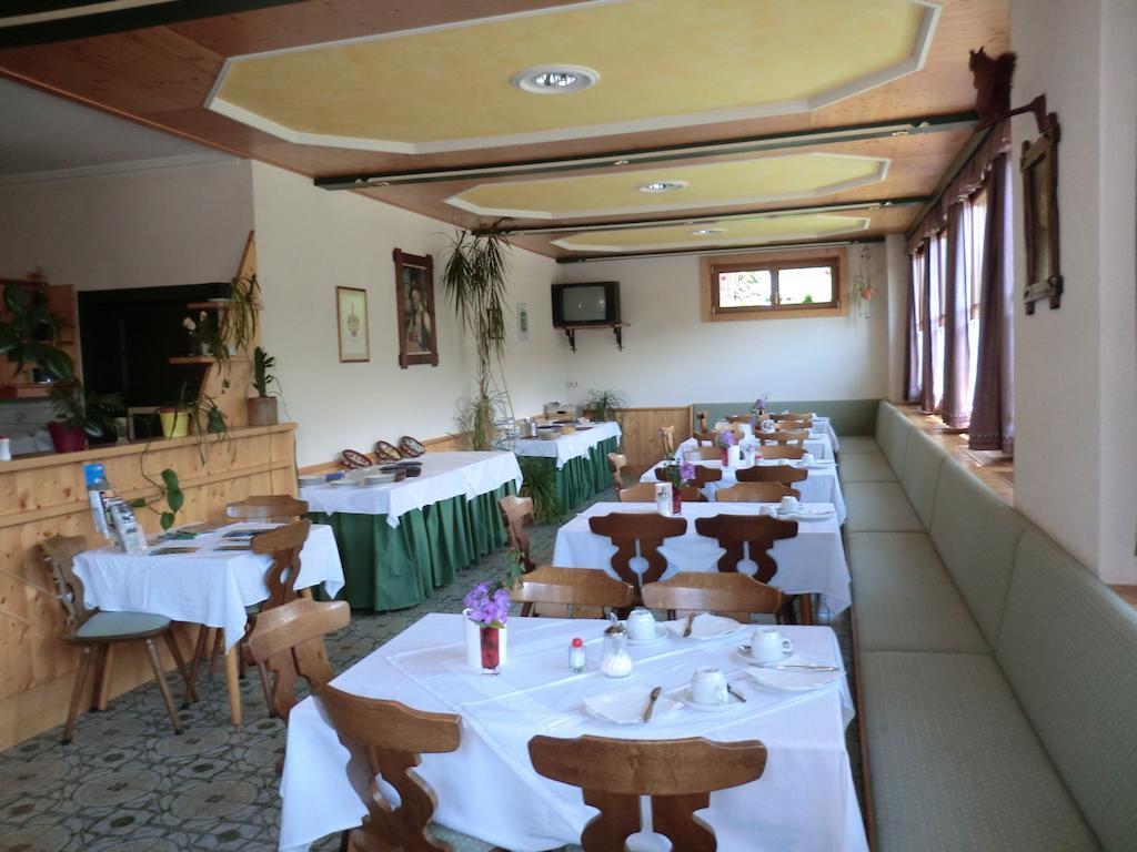 Weisses Roessl Werfen Hotel Exterior photo