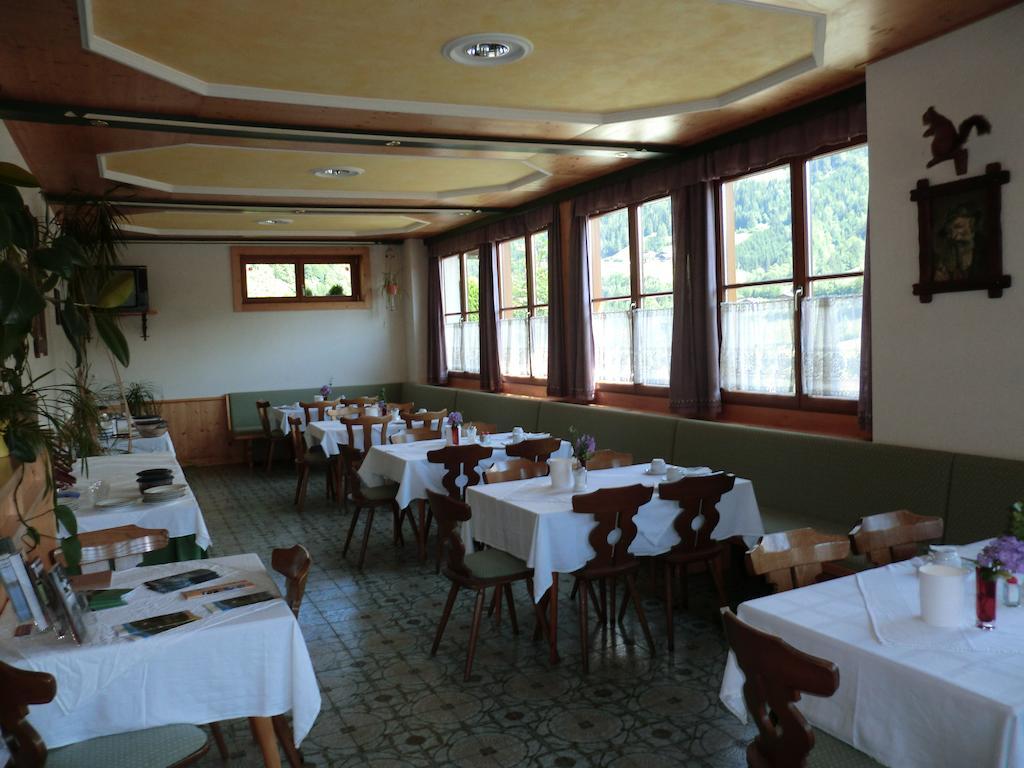 Weisses Roessl Werfen Hotel Exterior photo